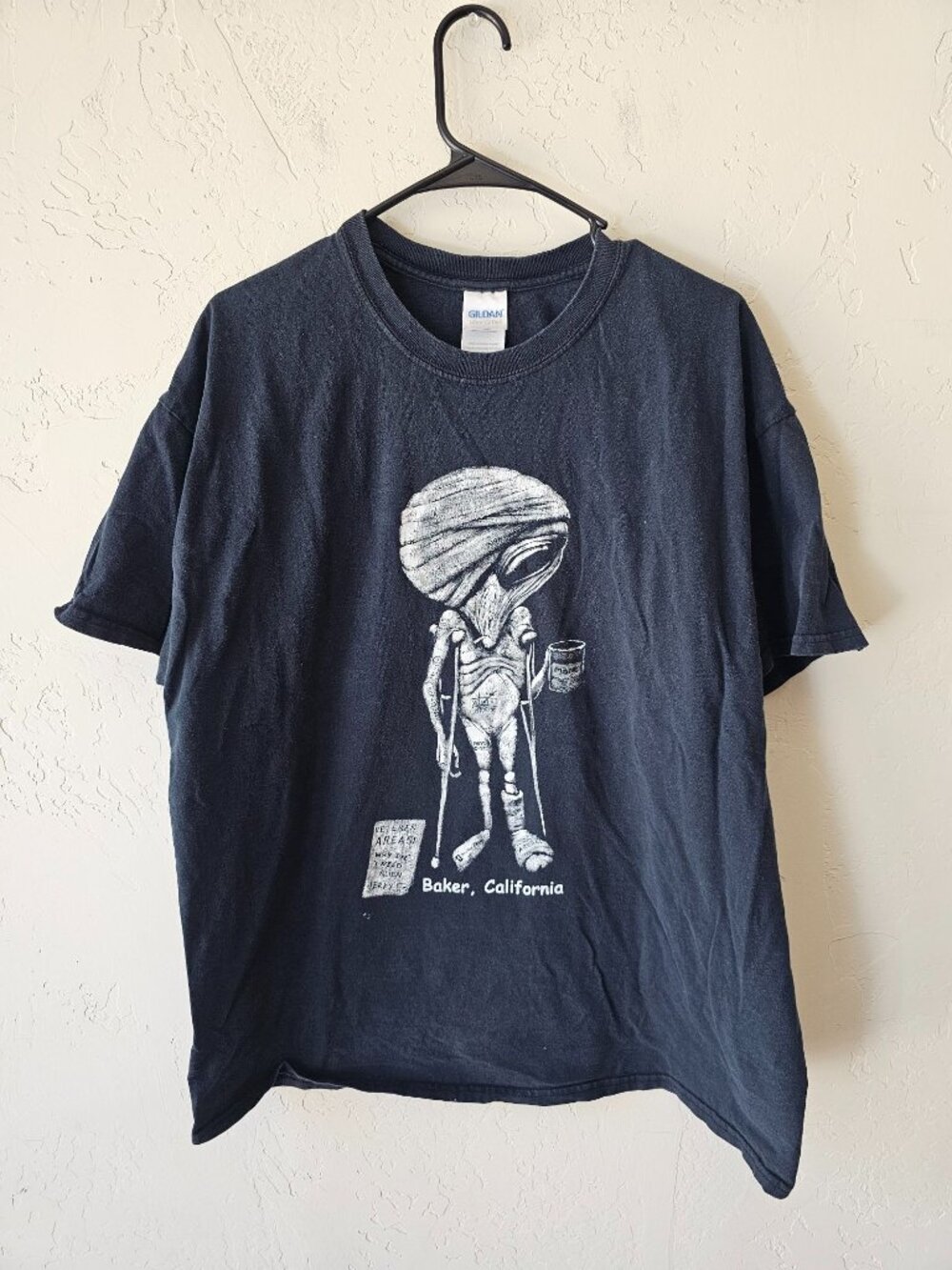 Alien Graphic T-Shirt Baker California Gildan Ultra Cotton Black Size LG